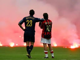 另一个半球的思念，奥斯卡晒出在家观看海港亚冠比赛照片